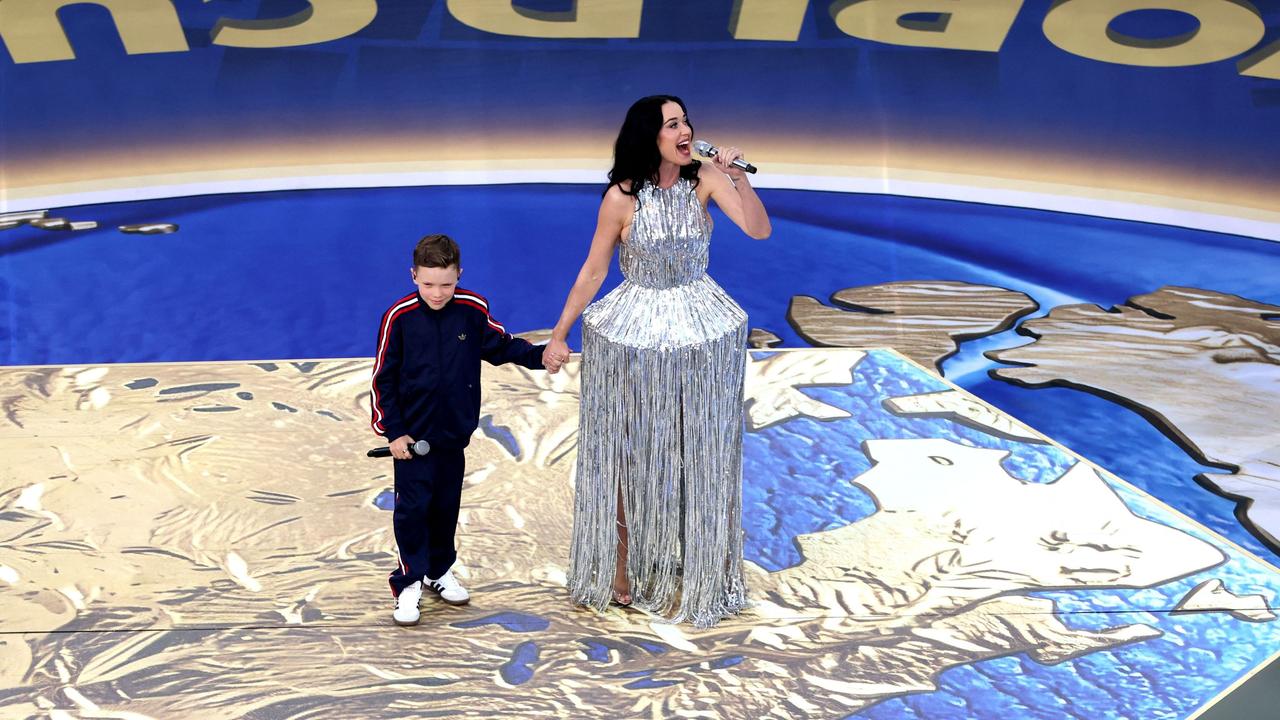 Katy perry feiert wm-auftakt: überraschend bescheidene show in l.a.