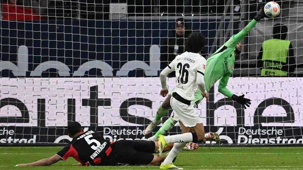 Kaua santos' befreiungsschlag: eintracht-keeper überzeugt gegen gladbach