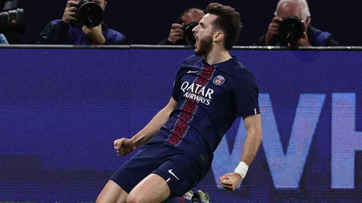 Khvicha kvaratskhelia: der stille star im angriff des psg