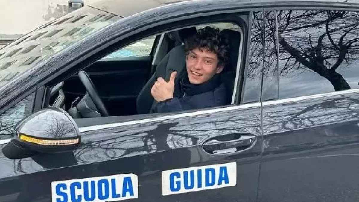 Kimi antonelli kriegt den führerschein – und fliegt gleich in der f1 davon