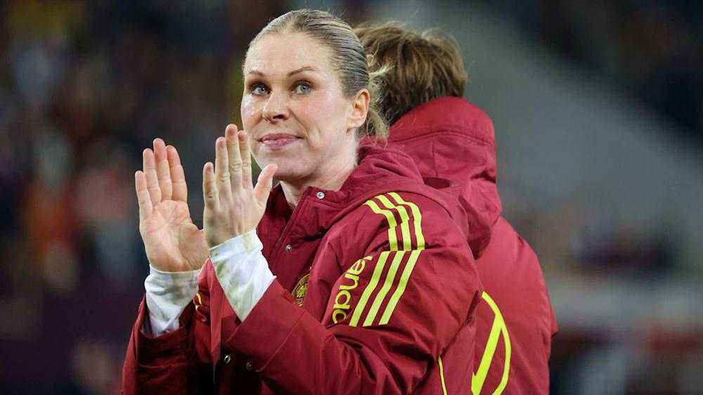 Knaak bringt kunstrasen-erfahrung: dfb-frauen greifen norwegen an