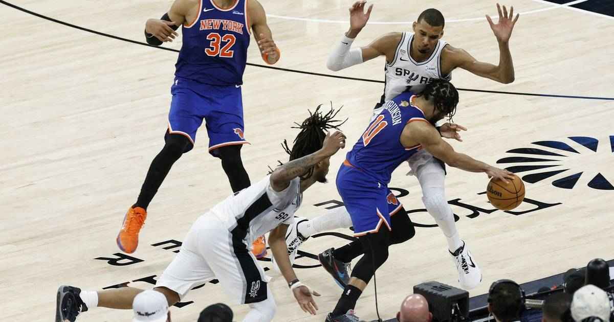 Knicks triumphieren in new york – wembanyamas patzer entscheidet!