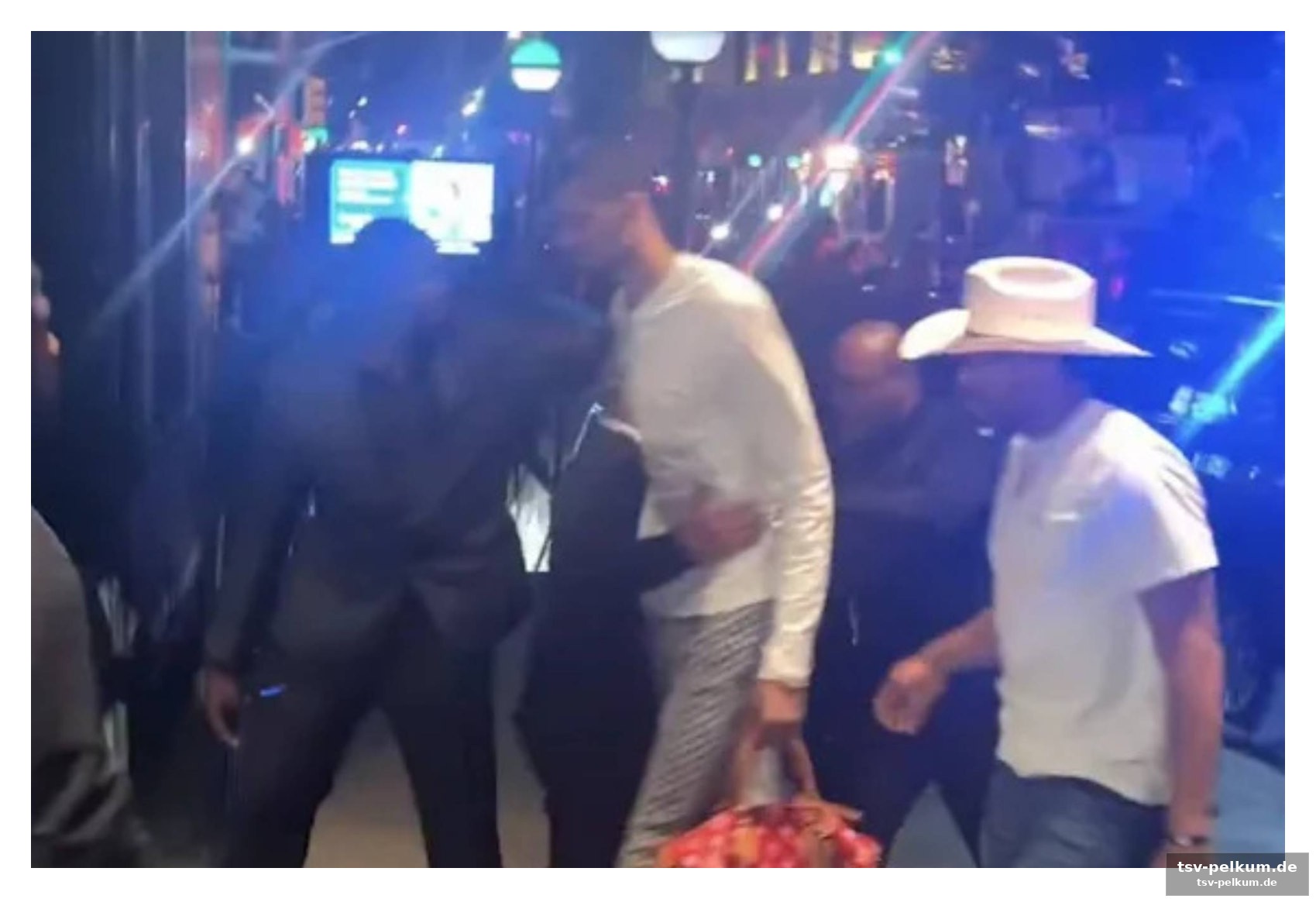 Wembanyama unter beschuss – bilder, die viral gehen