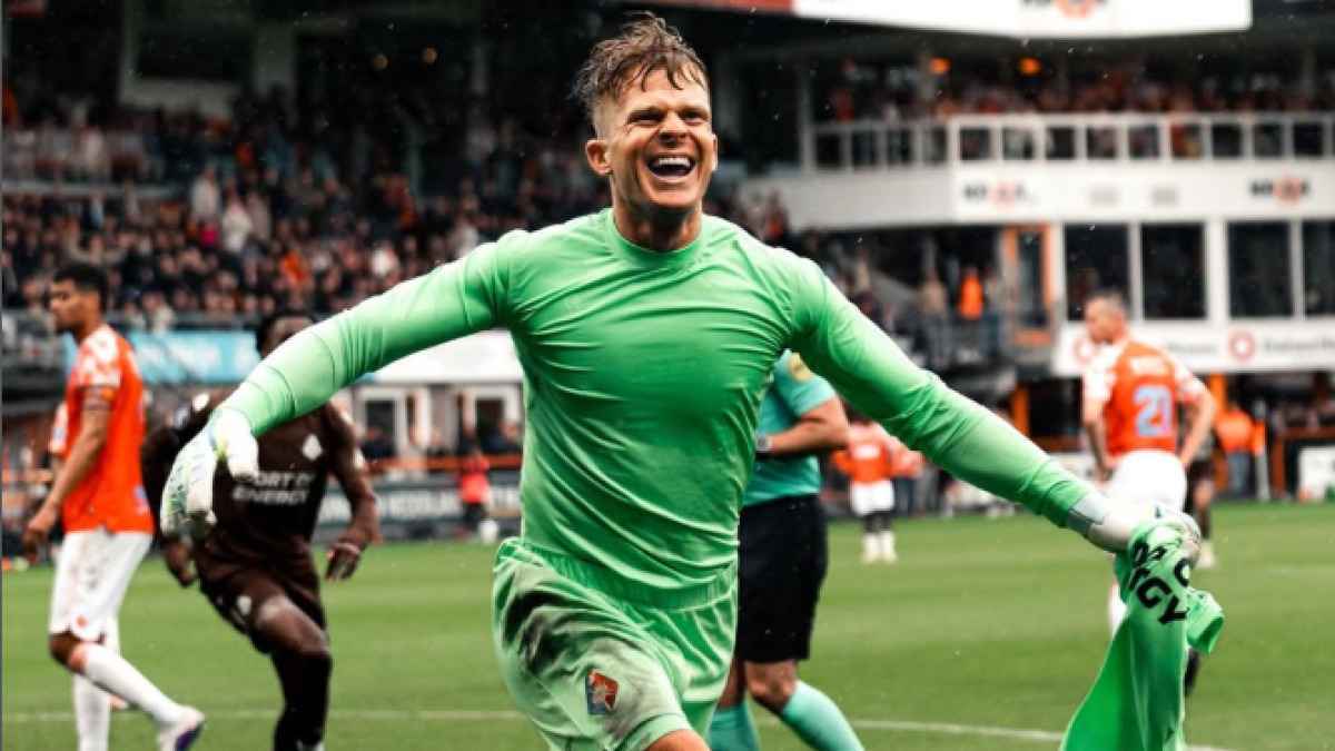 Koeman jr. entscheidet: torwart schießt telstar in die eredivisie!