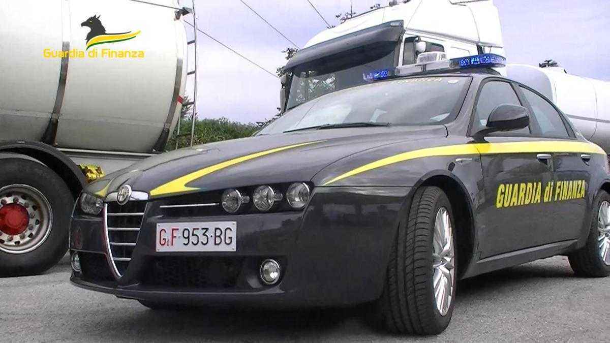 Kraftstoffpreise eskalieren: guardia di finanza deckt betrug auf!