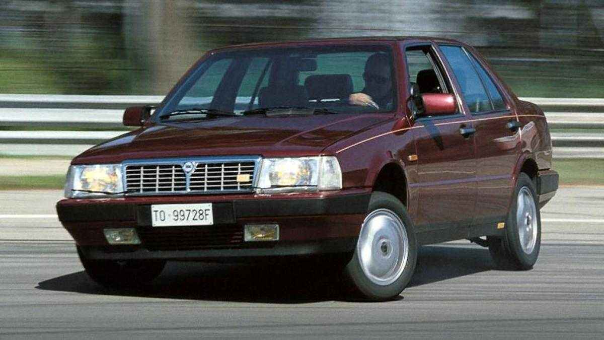 Lancia thema: als ferrari-supercar getarnt!