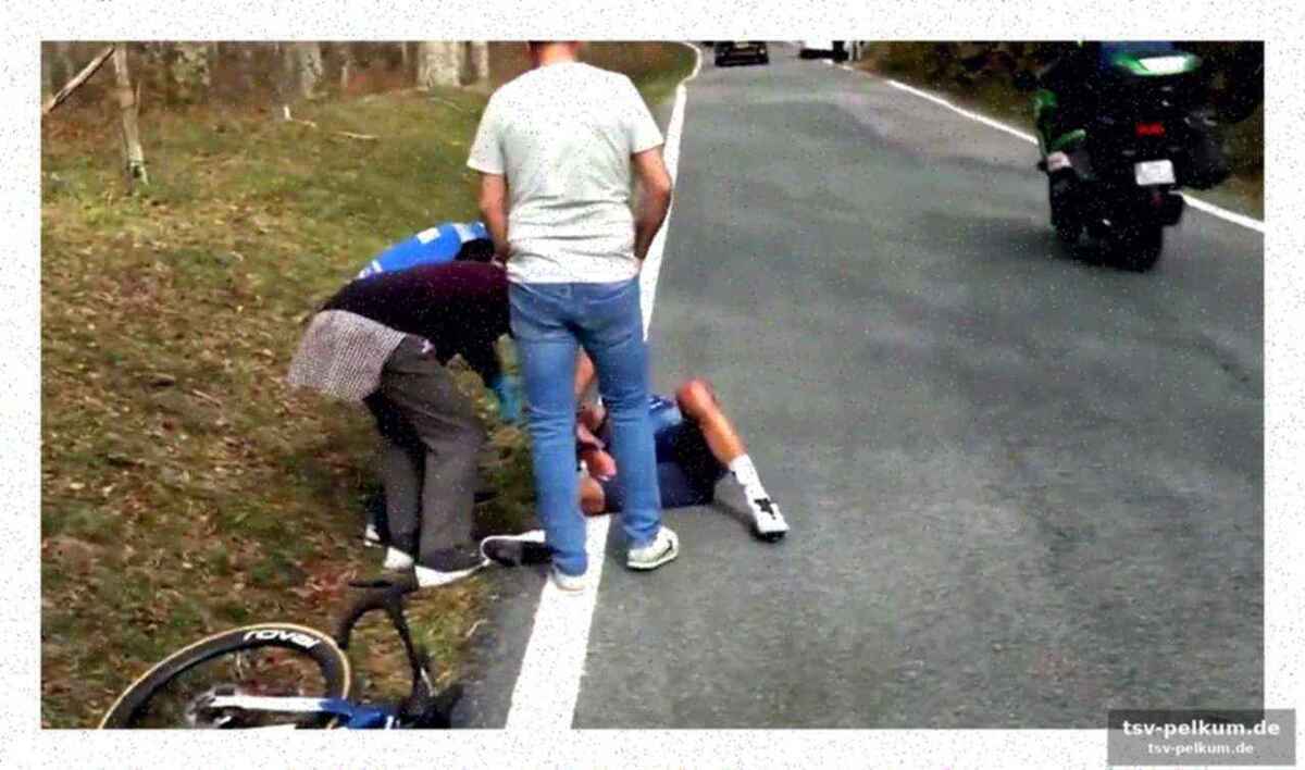 Unglücklicher sturz durch rettungswagen