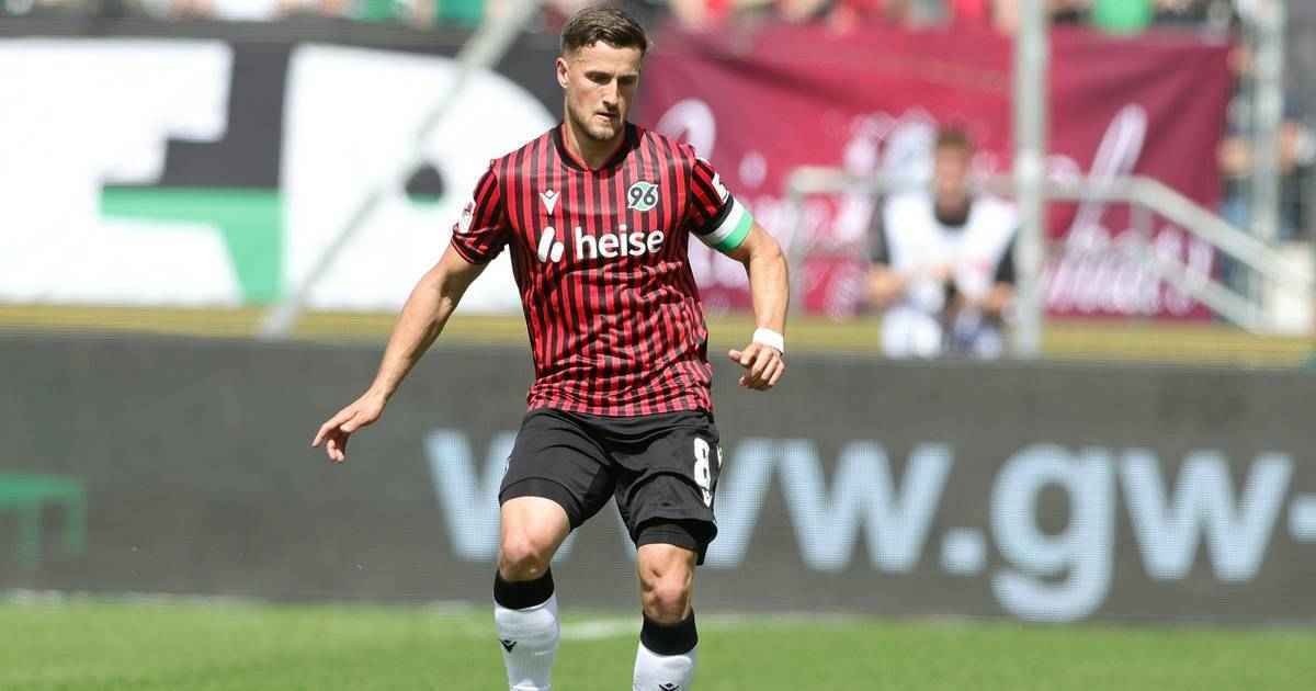 Leopold stürmt die bundesliga: gladbach sichert sich mittelfeld-talent