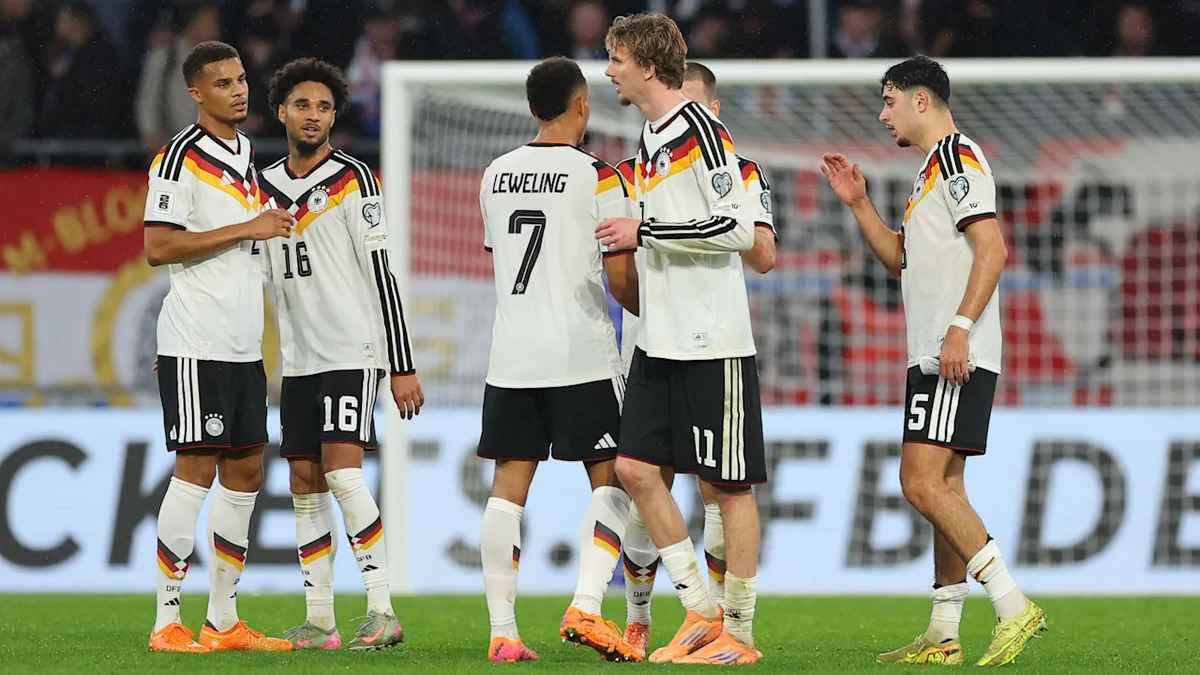 Leweling neckt ronaldo-frisur: dfb-star sorgt für lacher bei wm-nummernvorgabe