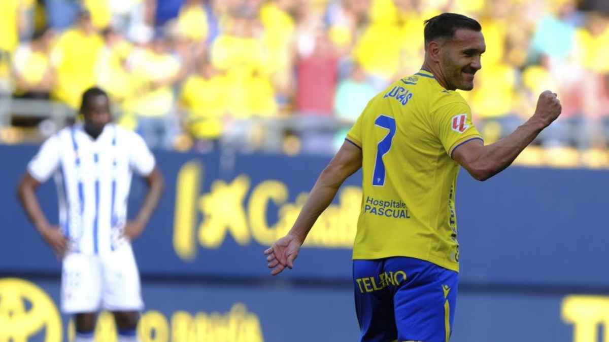 Lucas pérez rettet cádiz und feiert deportivo – ein tag der doppelten erlösung