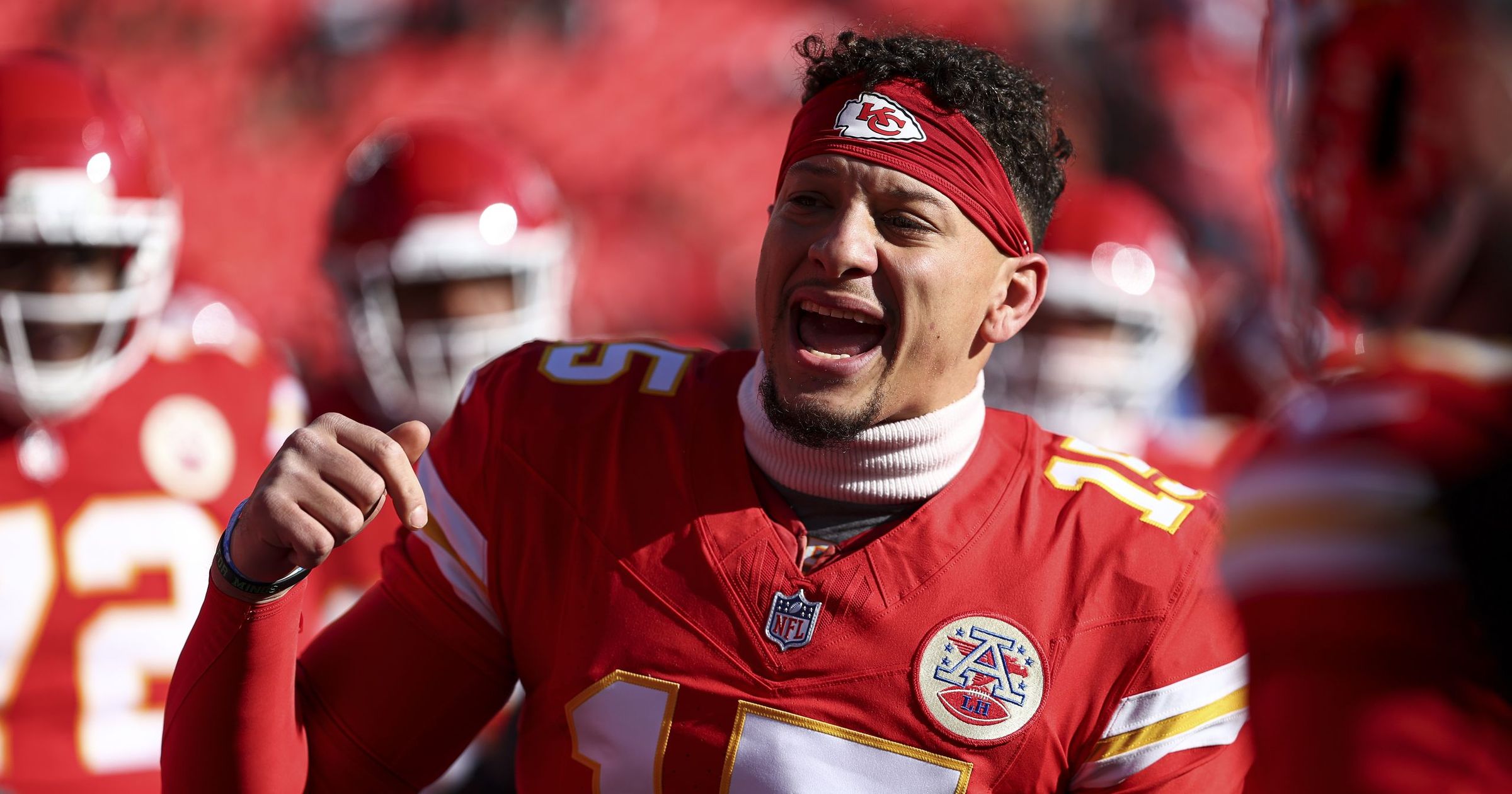 Mahomes signiert rekordvertrag: chiefs binden star-quarterback