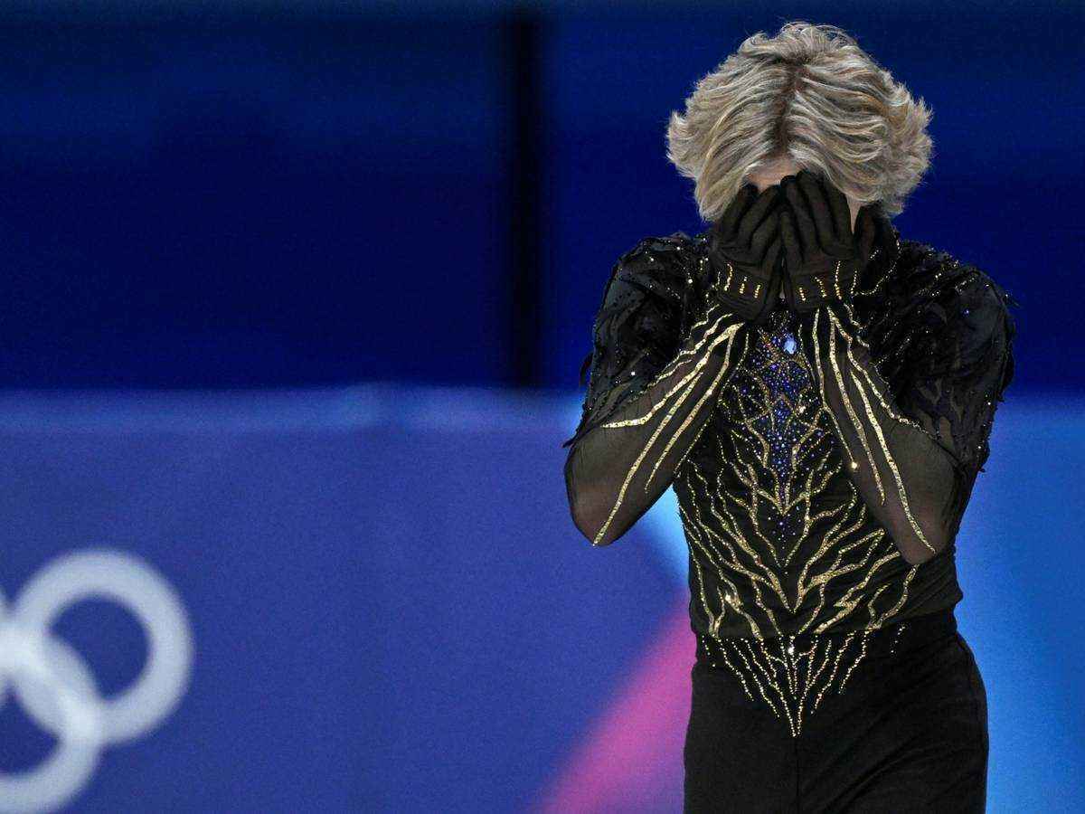 Malinin erlebt olympia-pleite: der „vierfach-gott“ stürzt ab