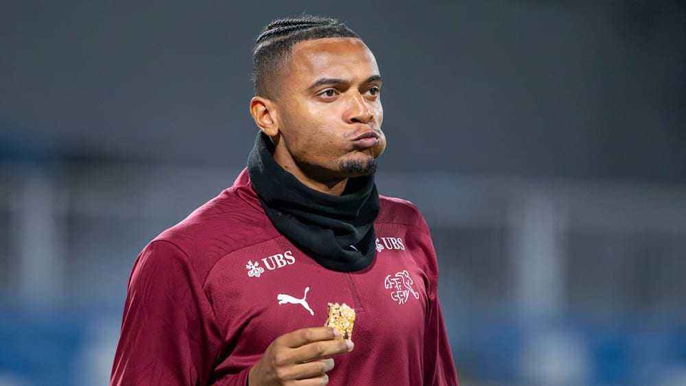 Manuel akanji: schwieriger wechsel, familie und die unterschätzte rolle der frau