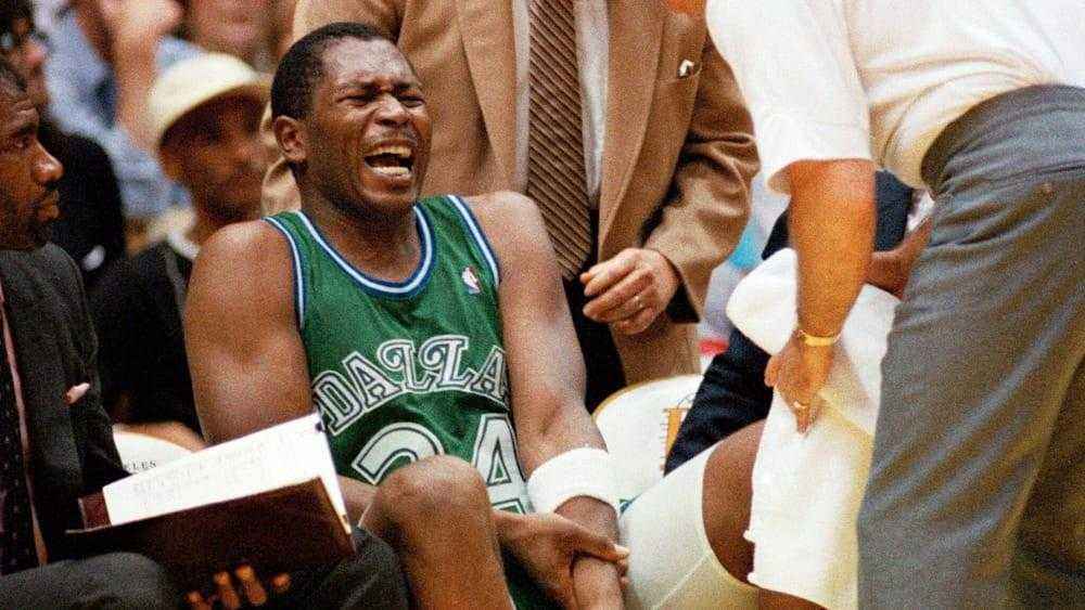 Mavericks ehren legende: mark aguirre's trikot für immer außer dienst!