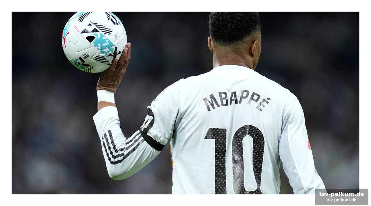 Ein zwinkern und ein pokal: mbappés botschaft