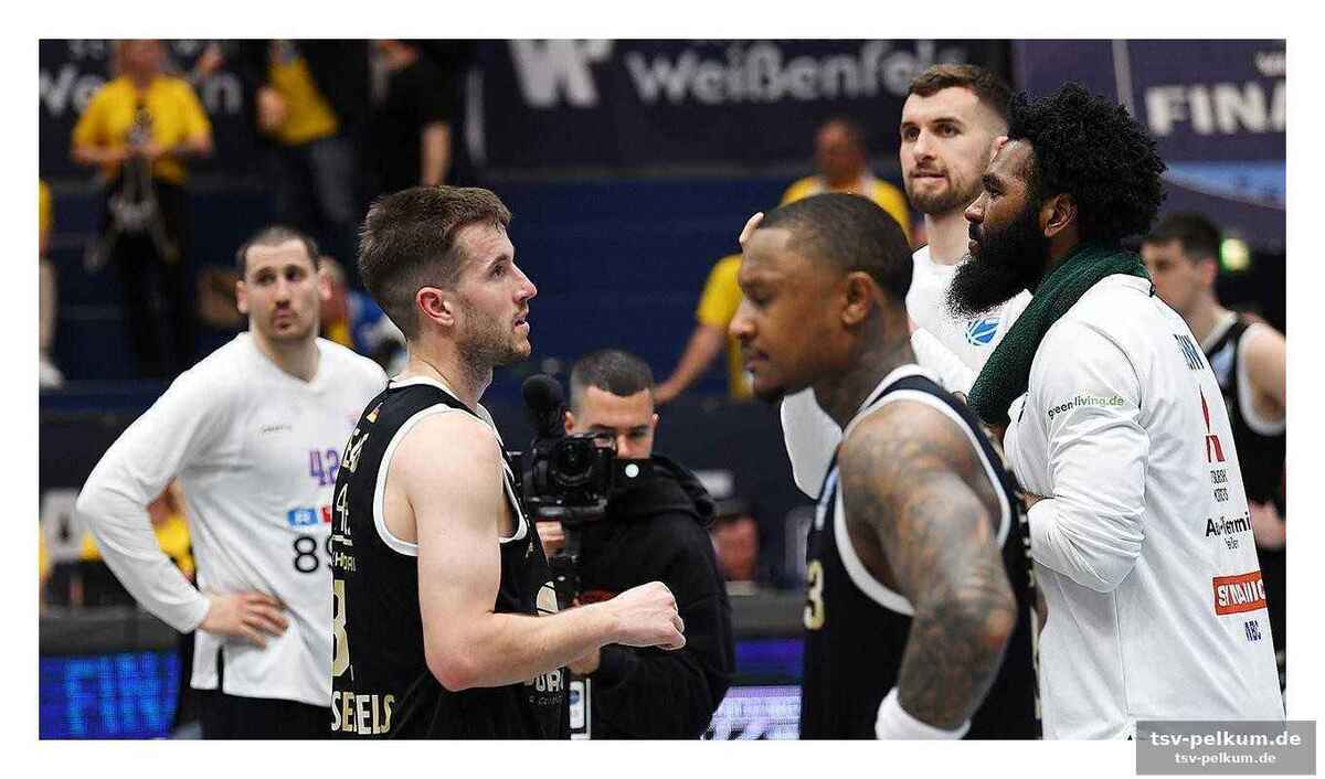 Mbc beginnt furios, manchester bleibt am ball