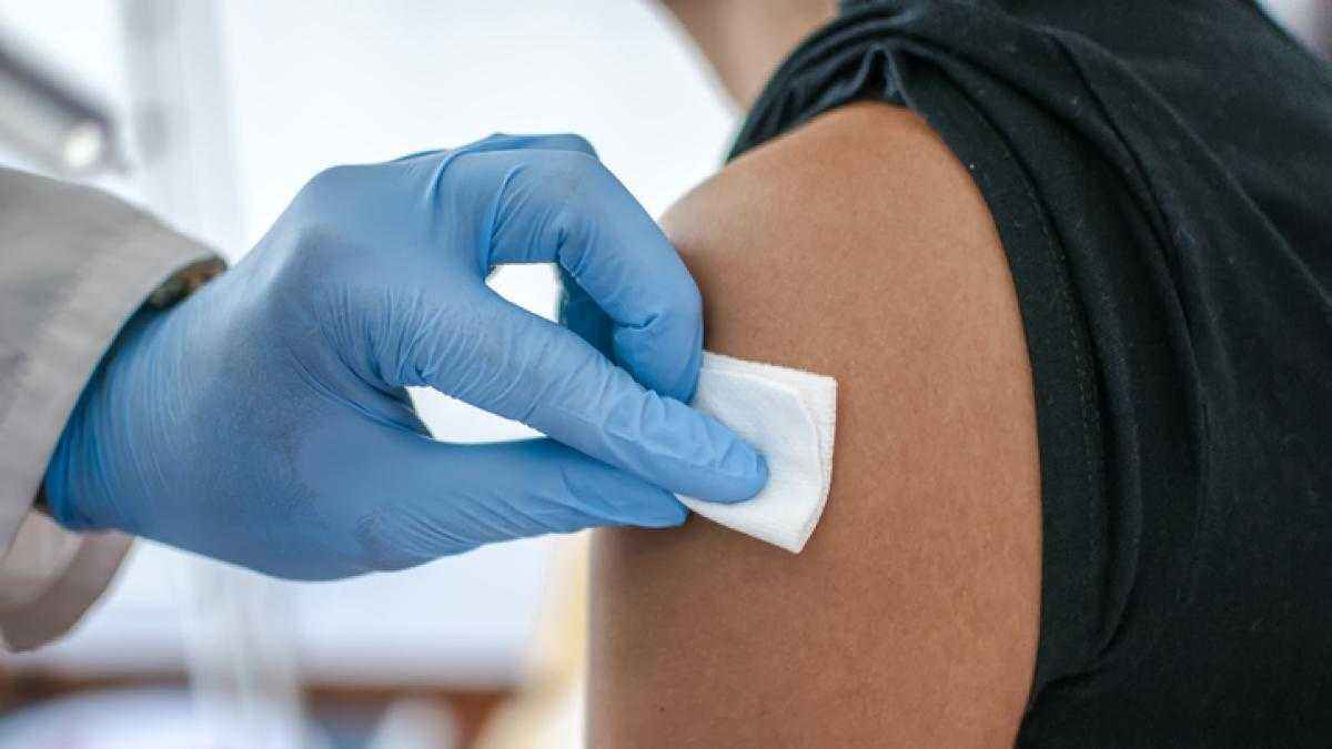 Meningitis-alarm: wer jetzt impfen lassen muss!