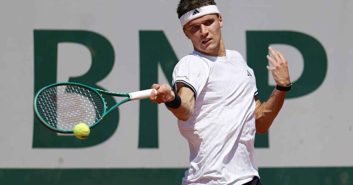 Mensik schläft auf dem platz ein – paris kocht die spieler weg