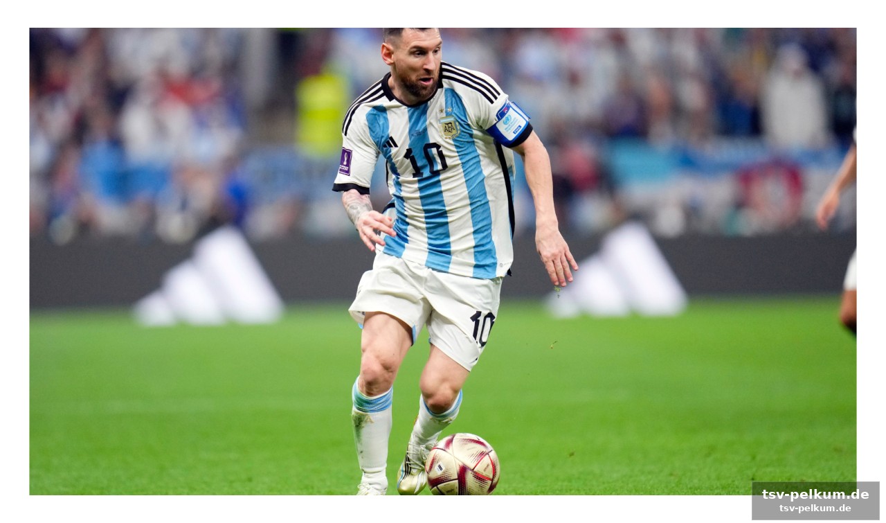 Cristiano ronaldo steht vor dem ausgleich, doch messi zieht davon