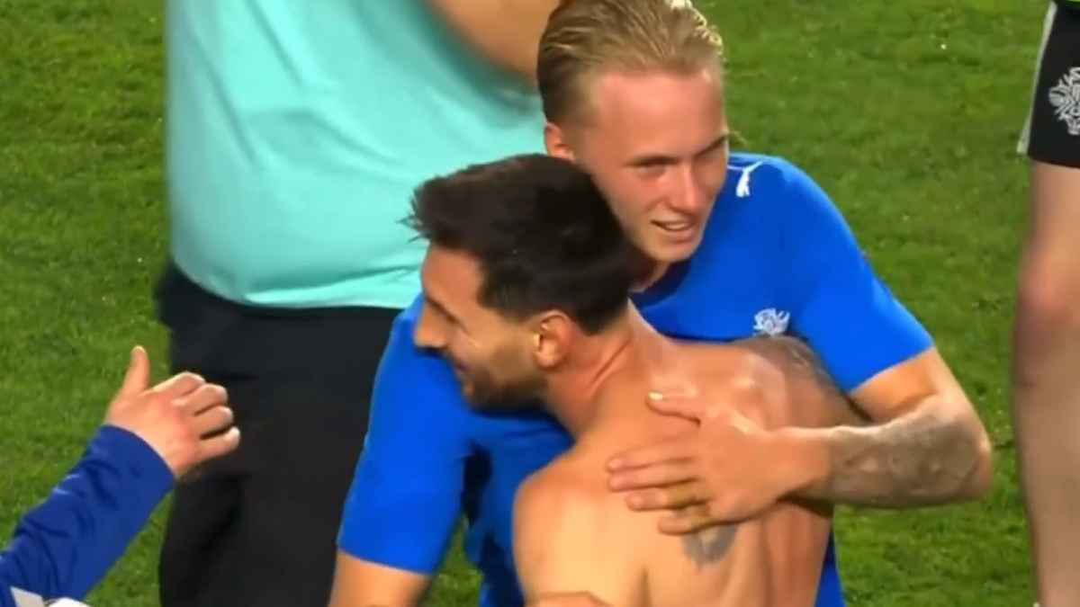 Messi trifft, plaudert mit sohn eines alten teamkollegen!