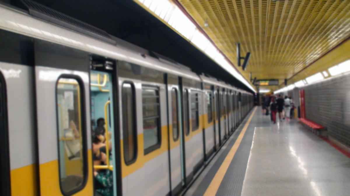 Metro-schock in mailand: mann springt auf die gleise – betriebsausfall!