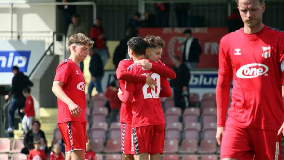 Meuselwitz bangt um liga – lok leipzig hoffnungsschimmer!