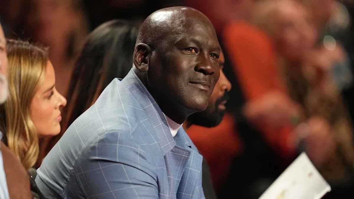 Michael jordan erfüllt letzten wunsch: rührender facetime-anruf mit früherem lehrer