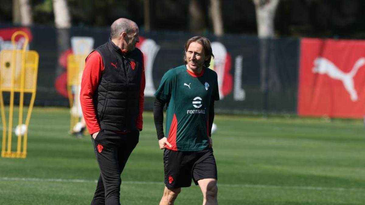Milan vor napoli: allegri fordert fünf siege für die champions league!