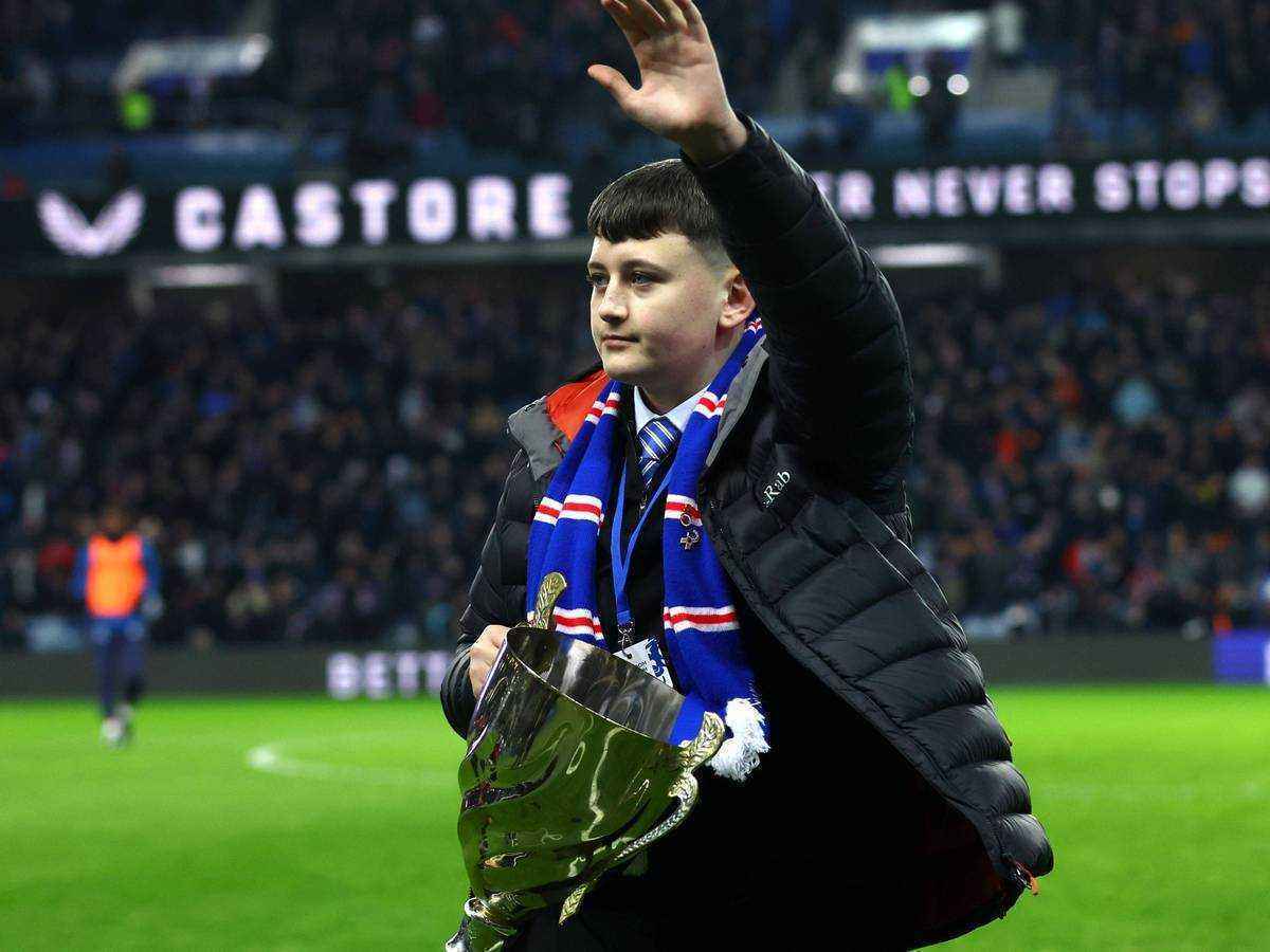 Mitchell lawrie, 15, erobert die darts-welt und darf noch nicht mal profi sein