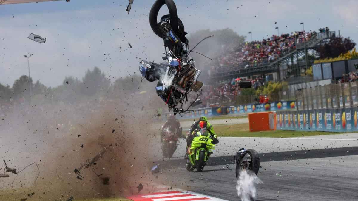 Motogp barcelona: chaos, verletzungen und ein überraschender sieg!
