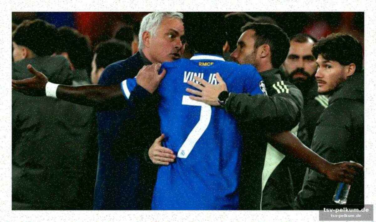 Knie vor der tribüne: mourinho im camp nou