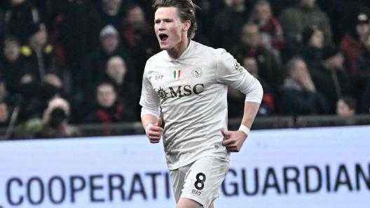 Napoli bangt um mctominay – fans beten um seine rückkehr zu manchester