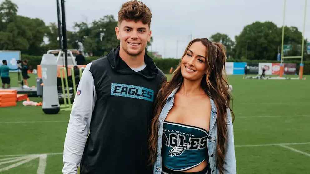 Nfl-moderatorin kay adams in der kritik: intimes interview mit cooper dejean