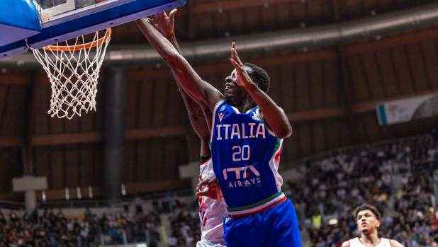 Niang reißt großbritannien nieder: italien marschiert zur wm
