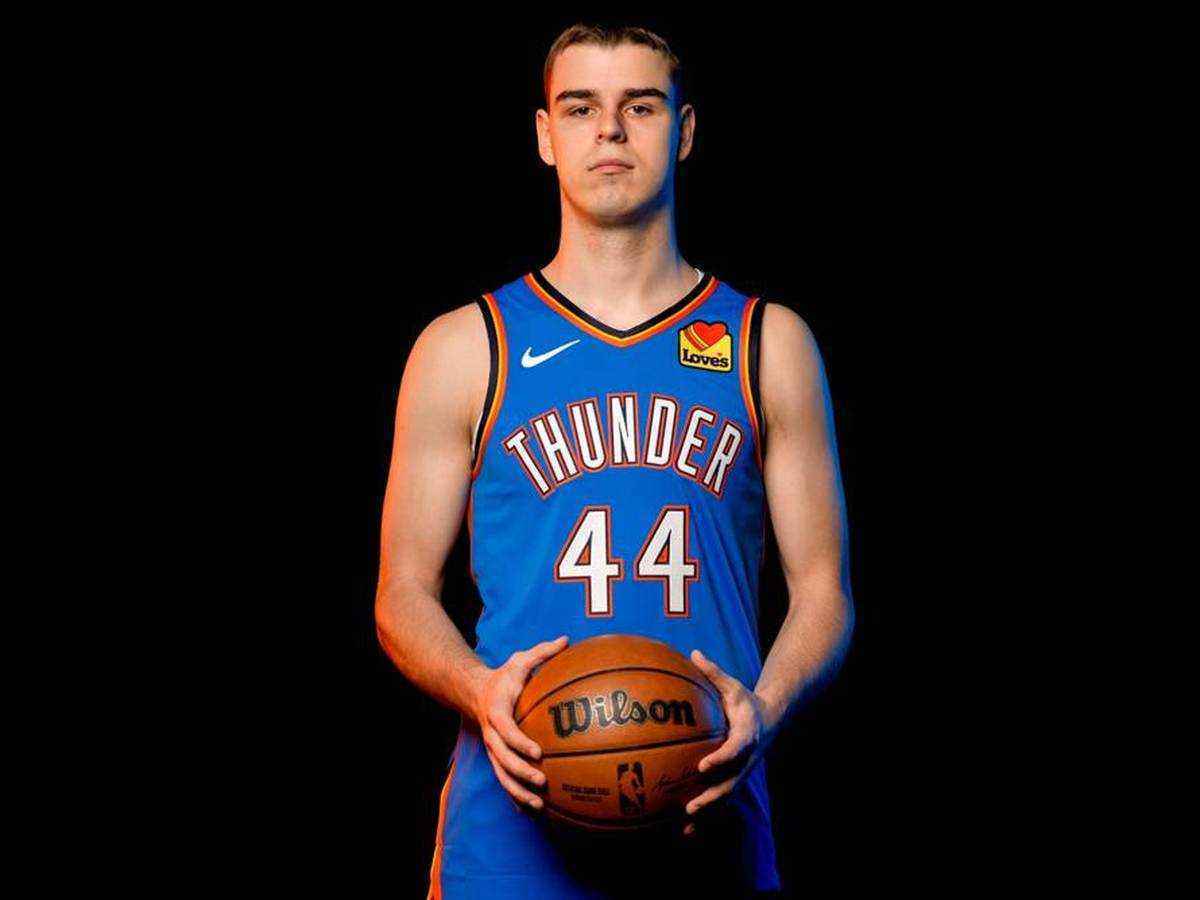 Nikola topic feiert bewegendes nba-debüt nach krebs-kampf