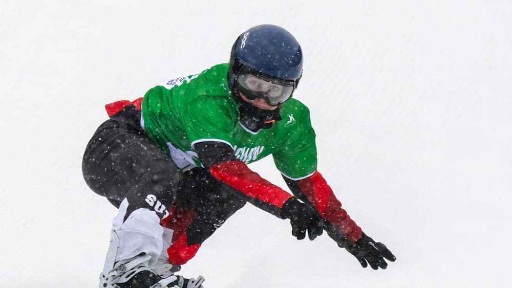 Noémie wiedmer fährt starkes ergebnis beim snowboardcross-qualifikationslauf