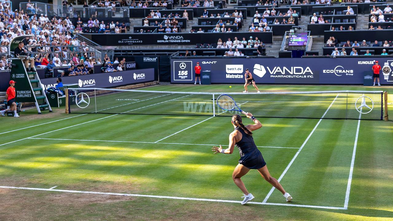 Noskova triumphiert in berlin: dramatisches finale nach unwetter!