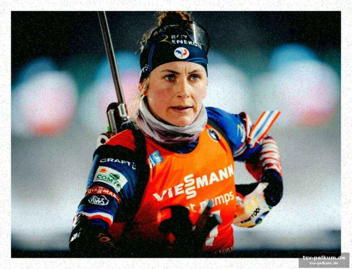 Julia simons vergangenheit wirft schatten