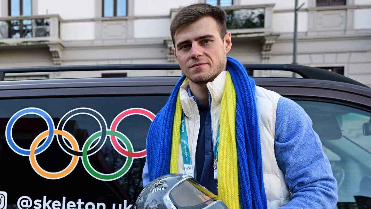 Kern der kontroverse: helm mit ukrainischen porträts