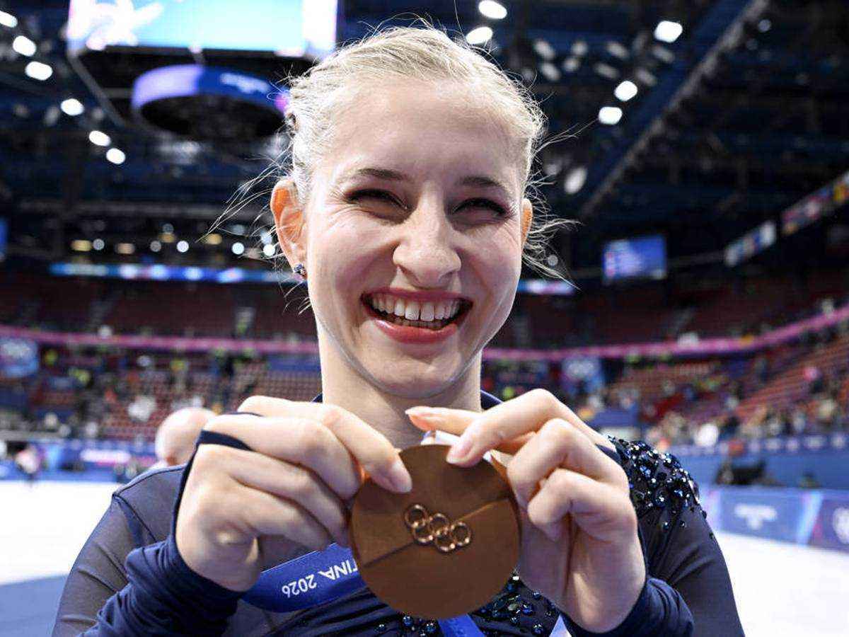 Olympia-bronze und ein trauriger verlust: eiskunstläuferin minerva-fabienne hase startet suche nach maskottchen