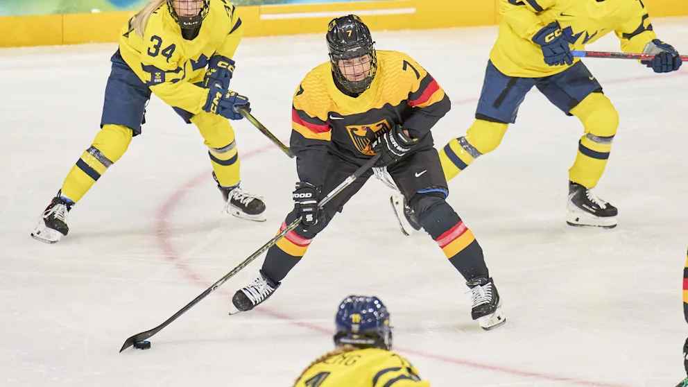 Olympia-debüt mit dämpfer: eishockey-frauen verlieren auftakt gegen schweden