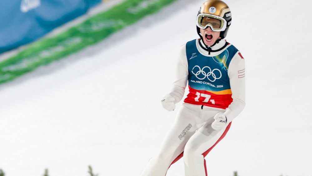 Österreichs skispringer sensationell: gold-coup bei olympia in predazzo
