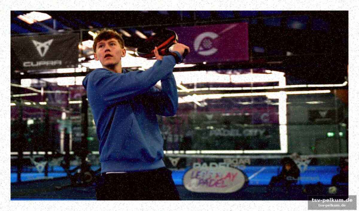 Der junge aus barrien, der padel verliebte