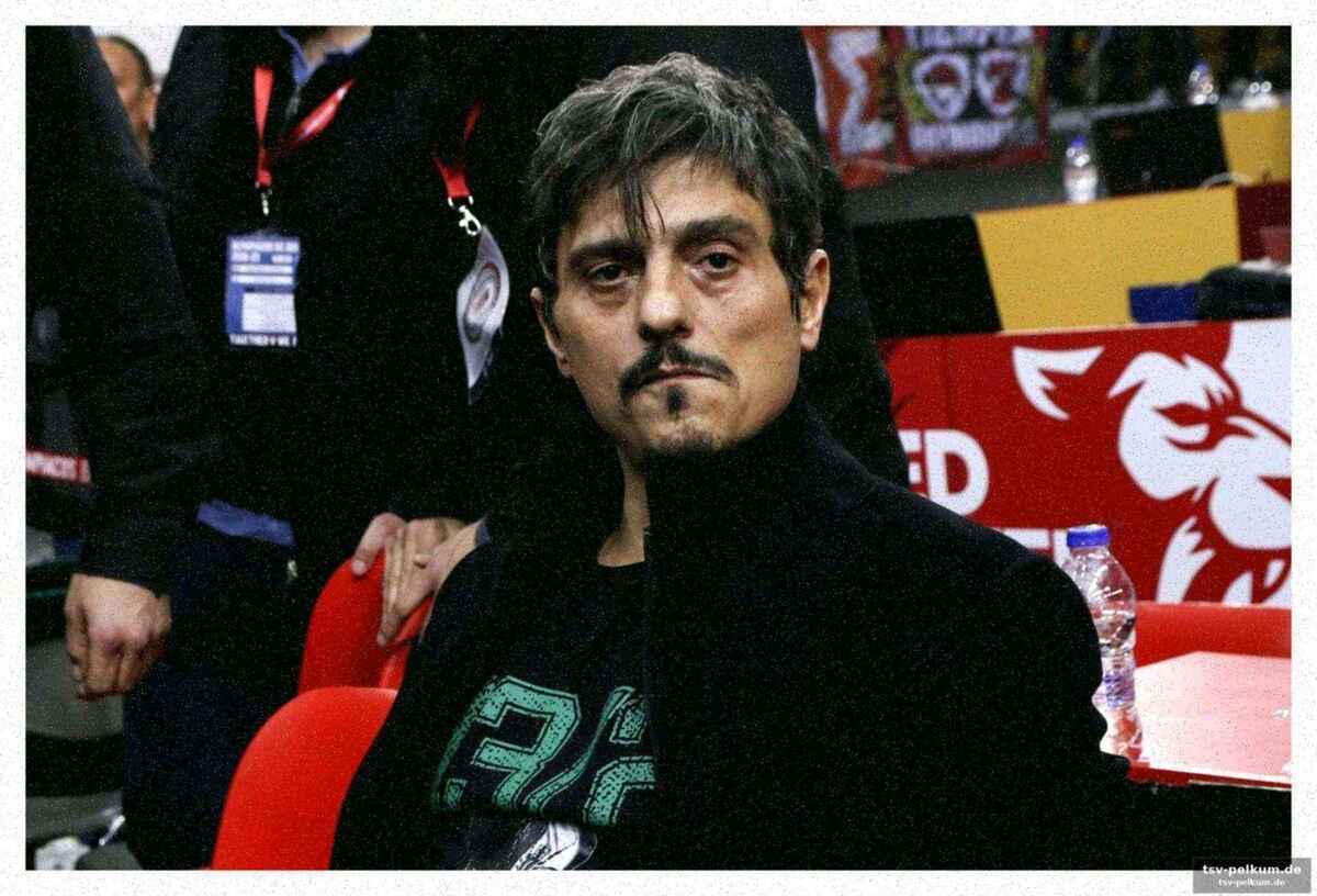 Trainer ataman reagiert verhalten auf die katastrophe