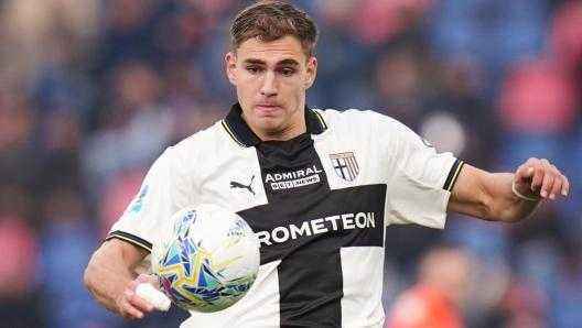 Parma gegen cagliari: die offiziellen aufstellungen zum anpfiff um 20:45 uhr