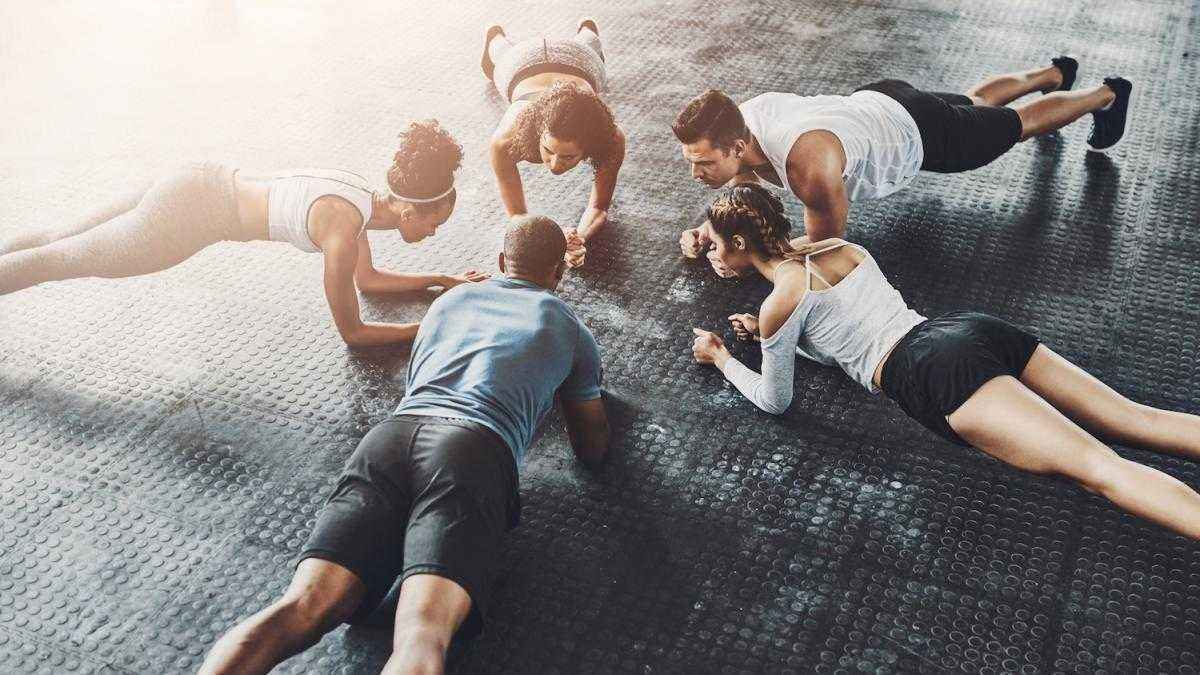 Plank-herausforderung: so lange sollten sie wirklich aushalten!