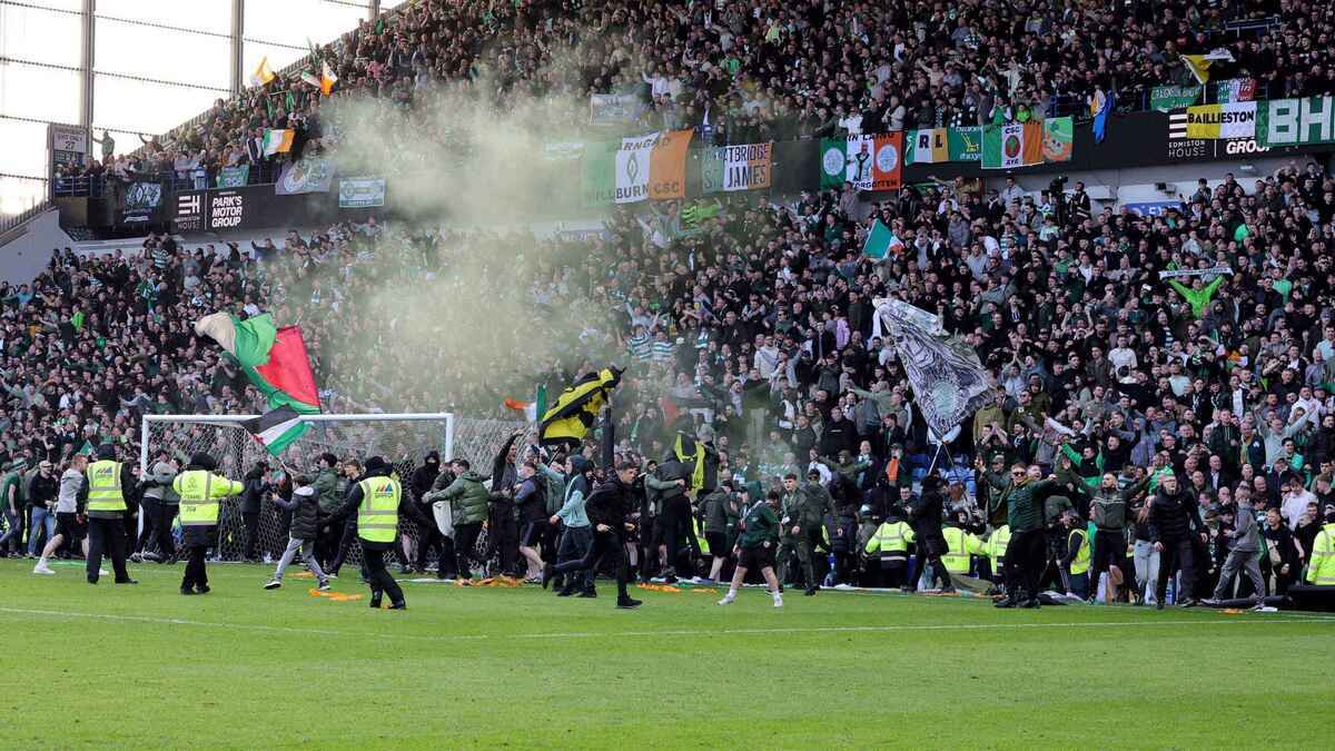 Platzsturm, pyro, prügel: old firm entgleist sekunden nach dem elfmeter