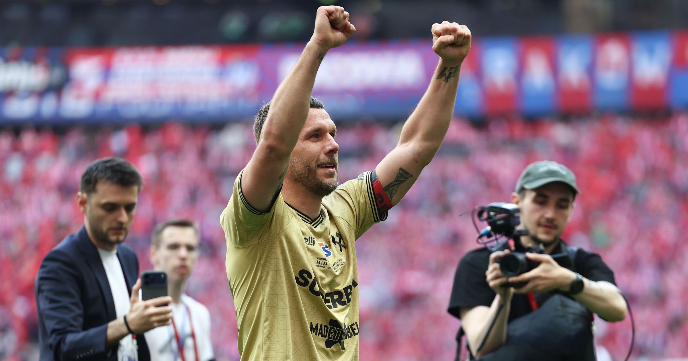Podolski verabschiedet sich: emotionaler abschied in zabrze!