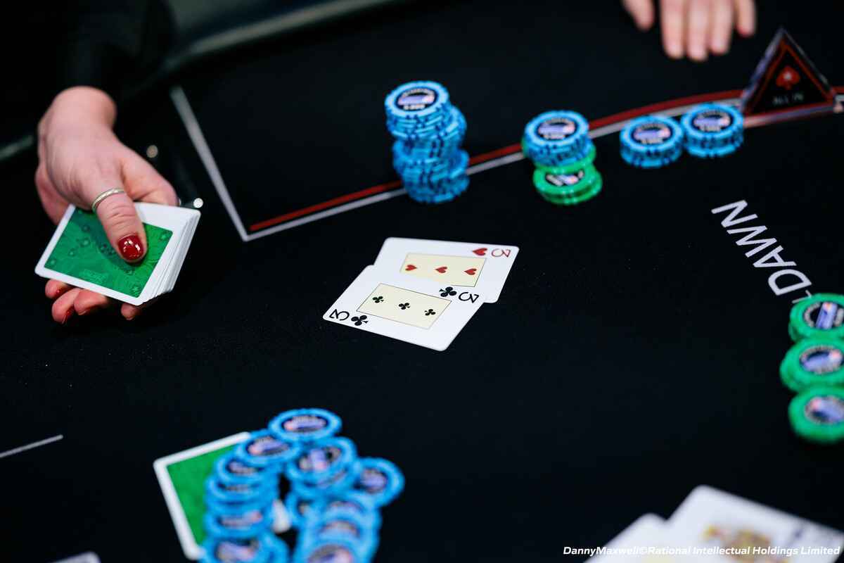 Poker-wahnsinn: wie oft bekommen sie wirklich ein starkes blatt?