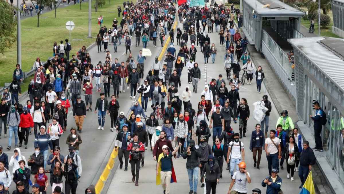 Proteste in bogotá: verkehrschaos und versammlungen auf dem weg